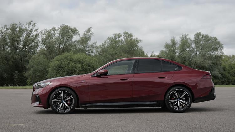 BMW 5 SERIES SALOON 530e M Sport Pro 4dr Auto